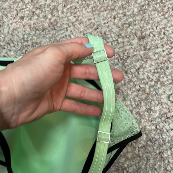 New lace one piece undergarment - Picture 6 of 10